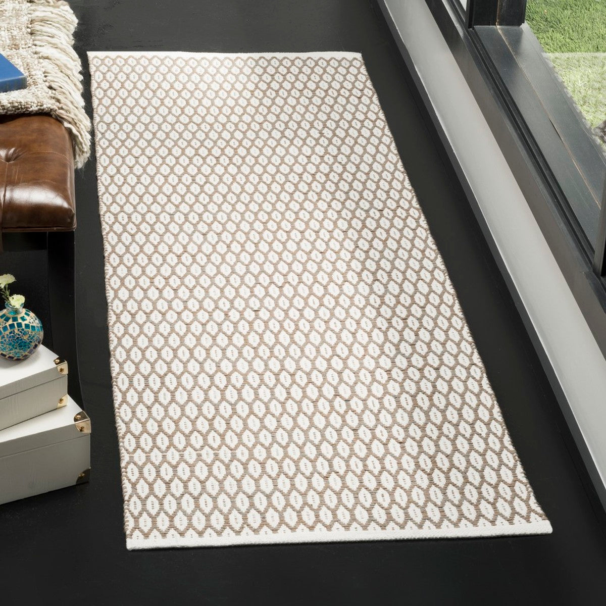 Exquisite Montauk Hand-Woven Luxury 100% Cotton Floor Rug - Offering Sumptuous Softness and Enduring Elegance for Your Living Space