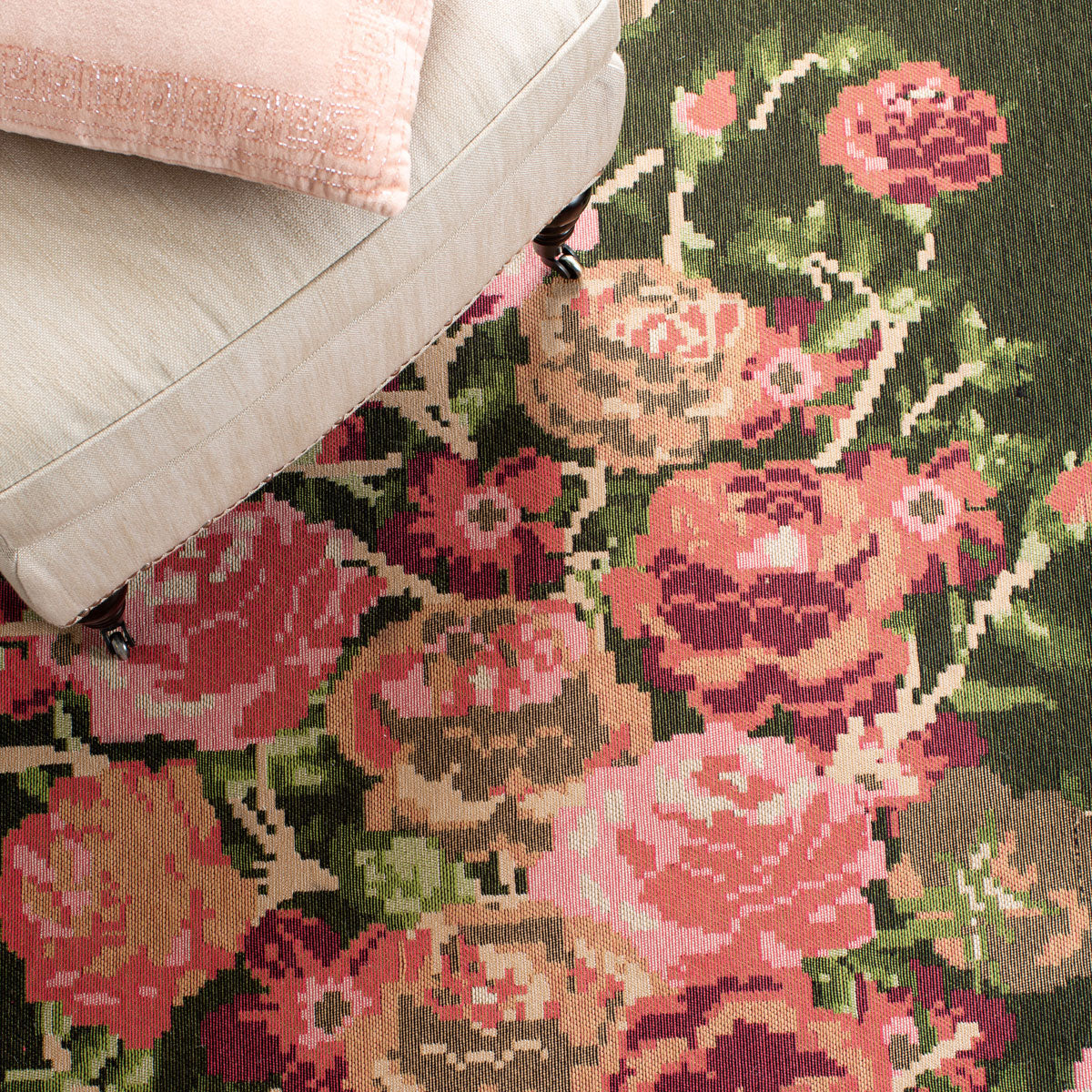 Exquisite Classic Vintage 115 Power Loomed Polyester Floor Rug with Elegant Country and Floral Design for Every Living Space