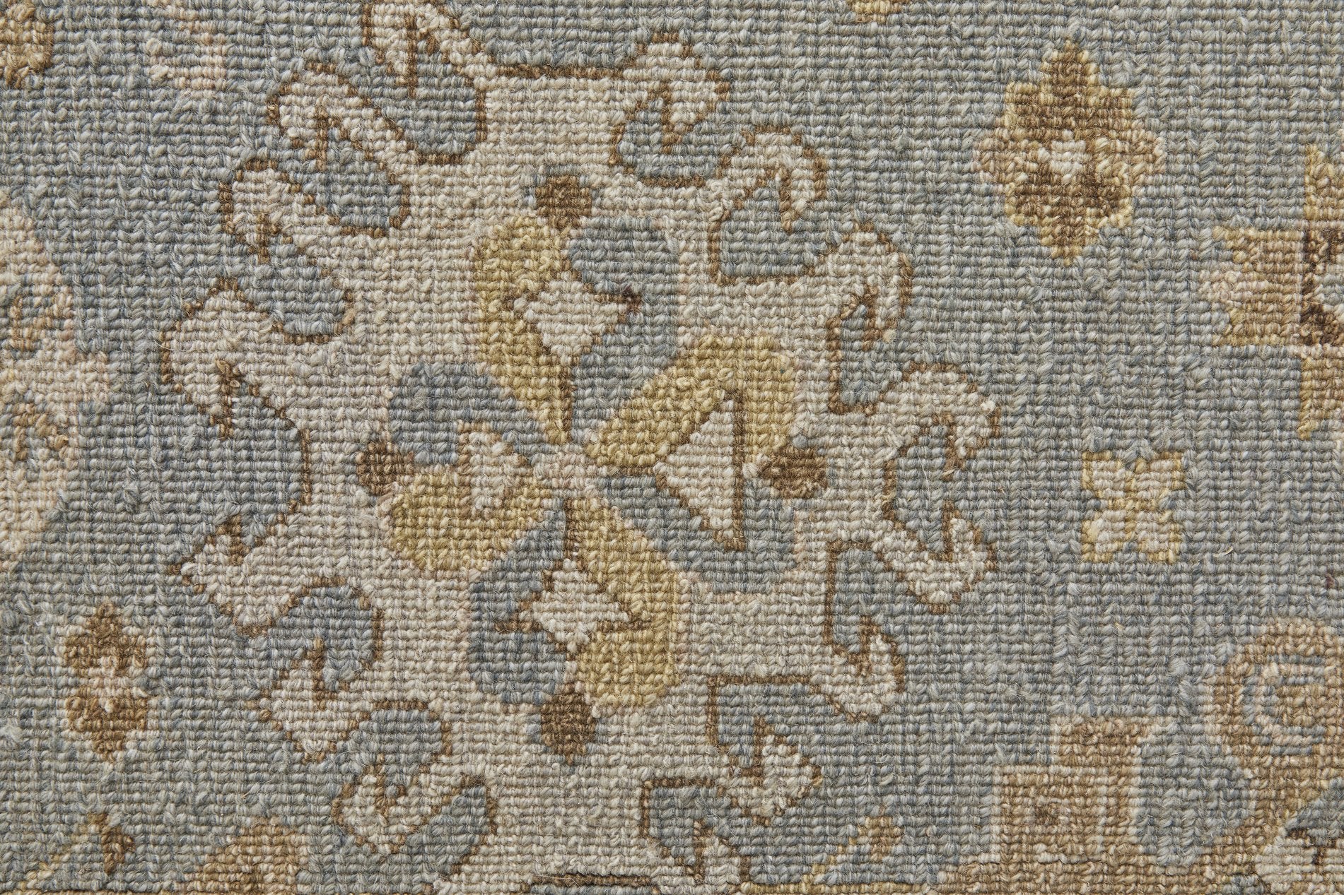 Corbitt Classic Hand - Knotted 100% Wool Oriental Persian - Inspired Rug for Everlasting and Elegant Living Spaces
