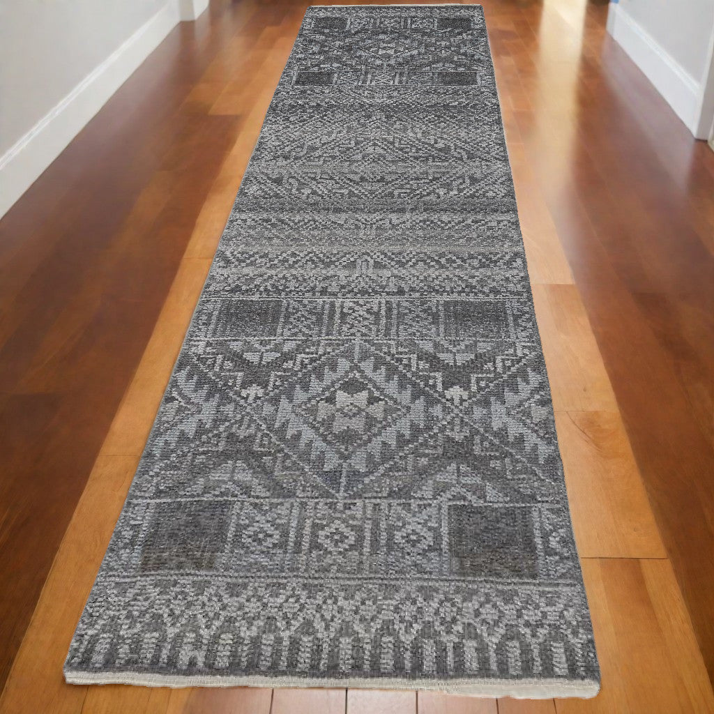 Soft-Color Hand-Knotted Geometric Area Rug for Elegant Home Decor