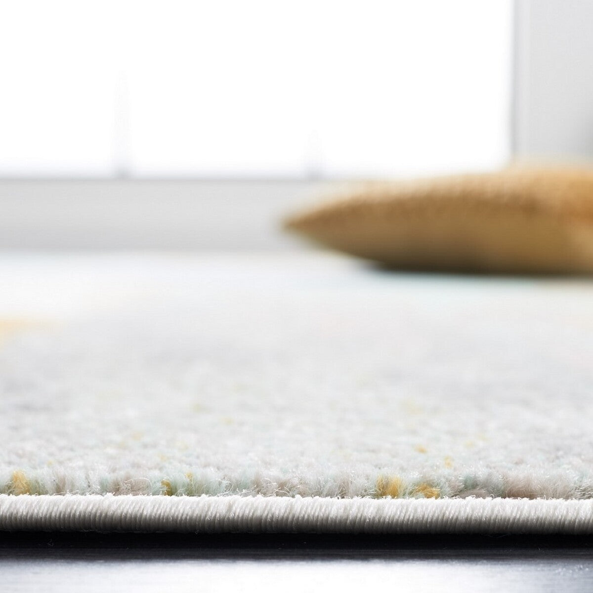 Skyler Contemporary Area Rug - A 100% Polypropylene Power Loomed Masterpiece for Sophisticated Modern Home Decor