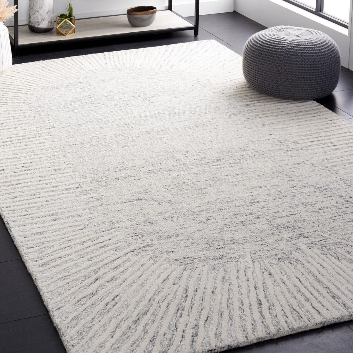 Exquisite Abstract Hand-Tufted Contemporary Wool Area Rug for Elegant Living Space Decor Enhancement