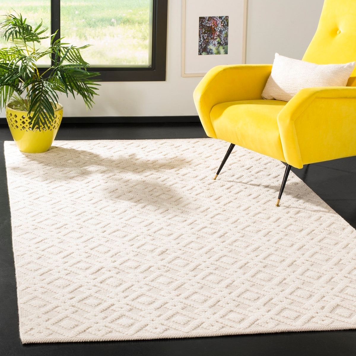 Safavieh Vermont VRM102 Hand-Woven Area Rug - Enhance Your Living Space with Its Opulent Texture and Classic Design Suitable for Every Room
