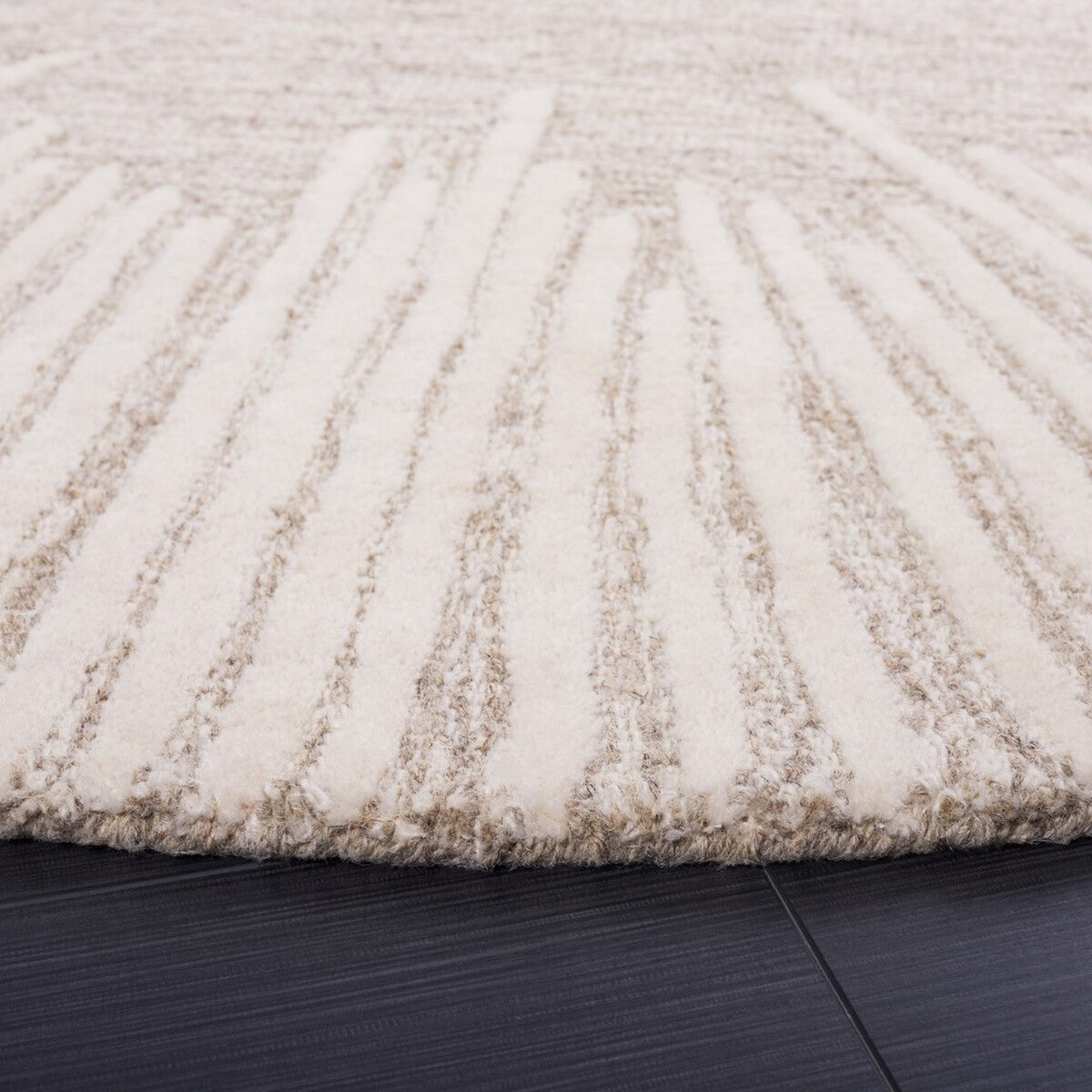Exquisite Abstract Hand-Tufted Contemporary Wool Area Rug for Elegant Living Space Decor Enhancement