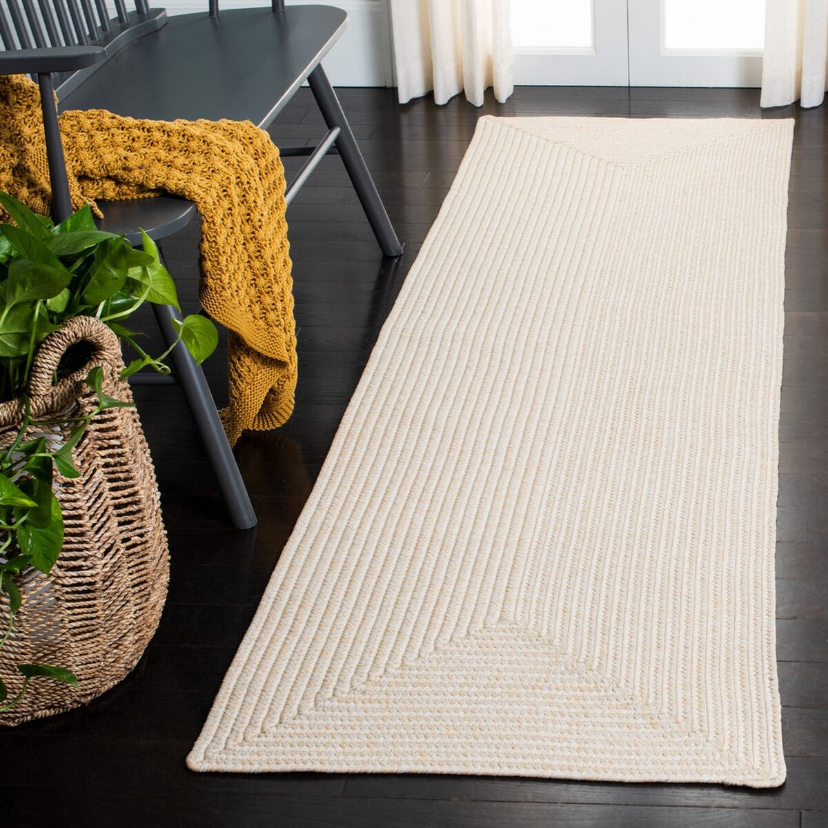 Stylish and Durable Hand-Woven Polypropylene Rug for Every Home Decor
