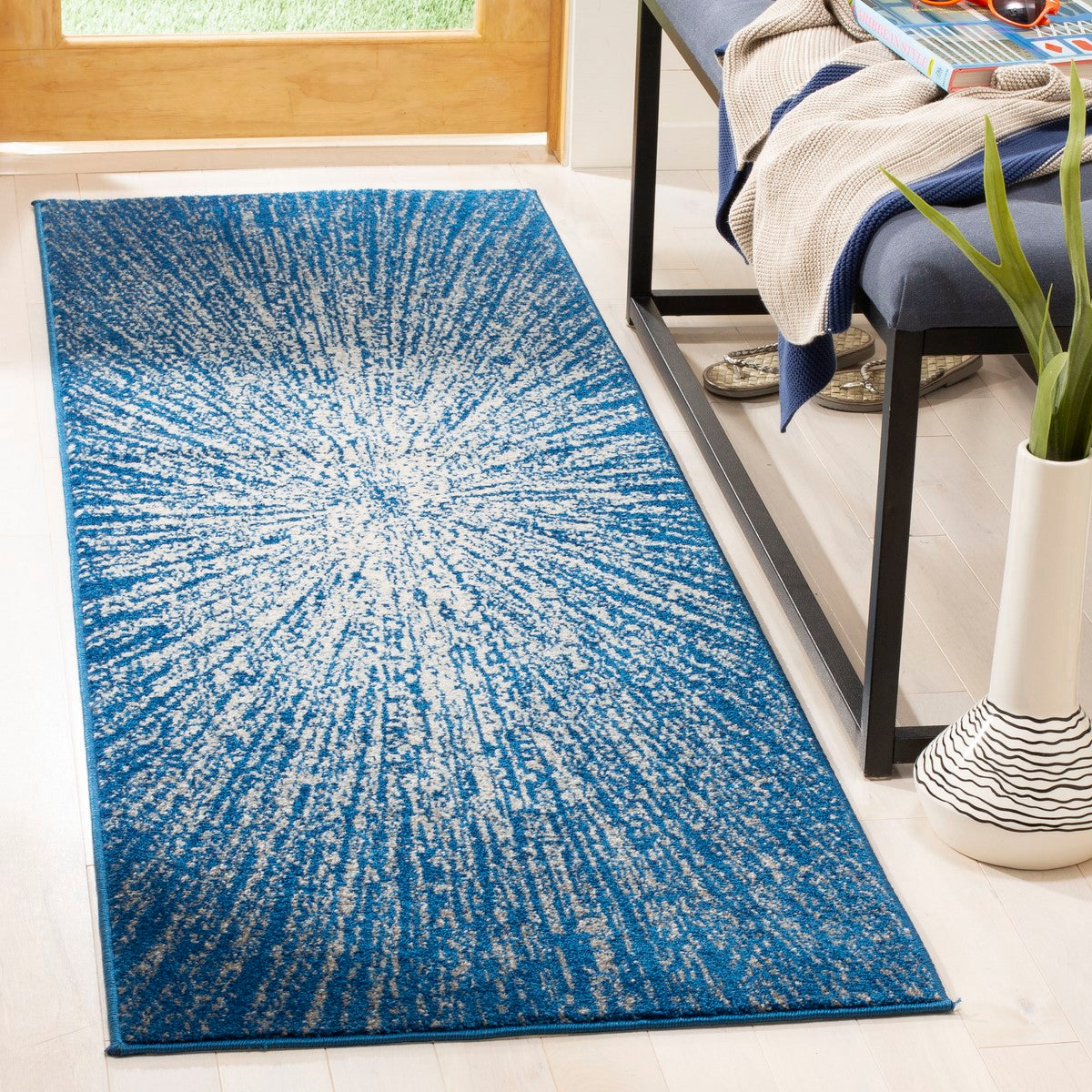 Safavieh Evoke Power Loomed Exquisite Frieze Rug - Contemporary Fashion Design, Sumptuously Soft, and Effortless to Maintain