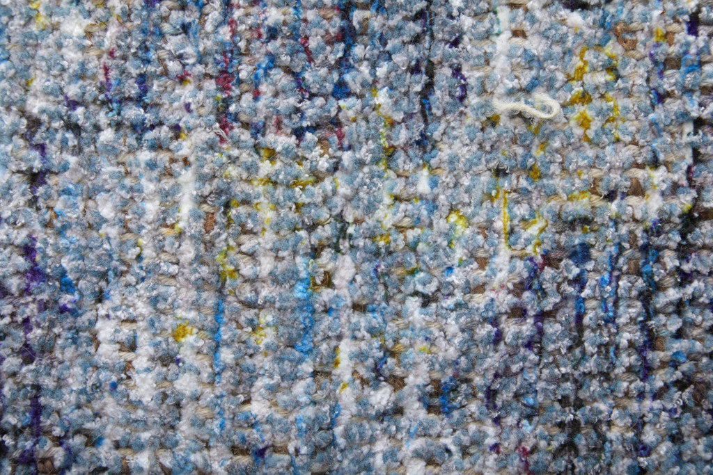 Exquisite Hand-Woven Abstract Area Rug in Distressed Ivory Design with Elegant and Timeless Fringe for Any Living Space
