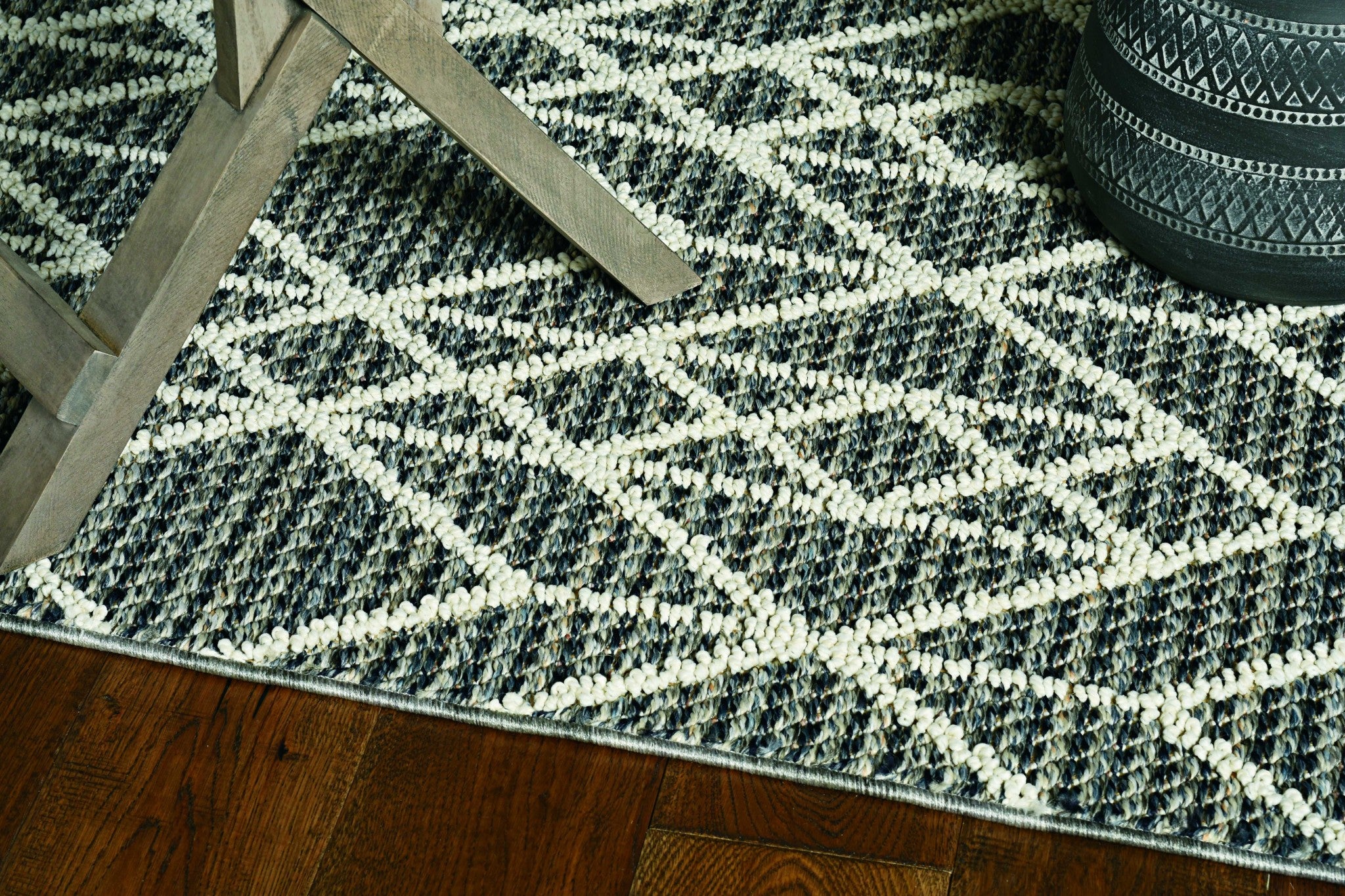 Trendy Gray Geometric Southwestern Indoor-Outdoor Rectangle Area Rug