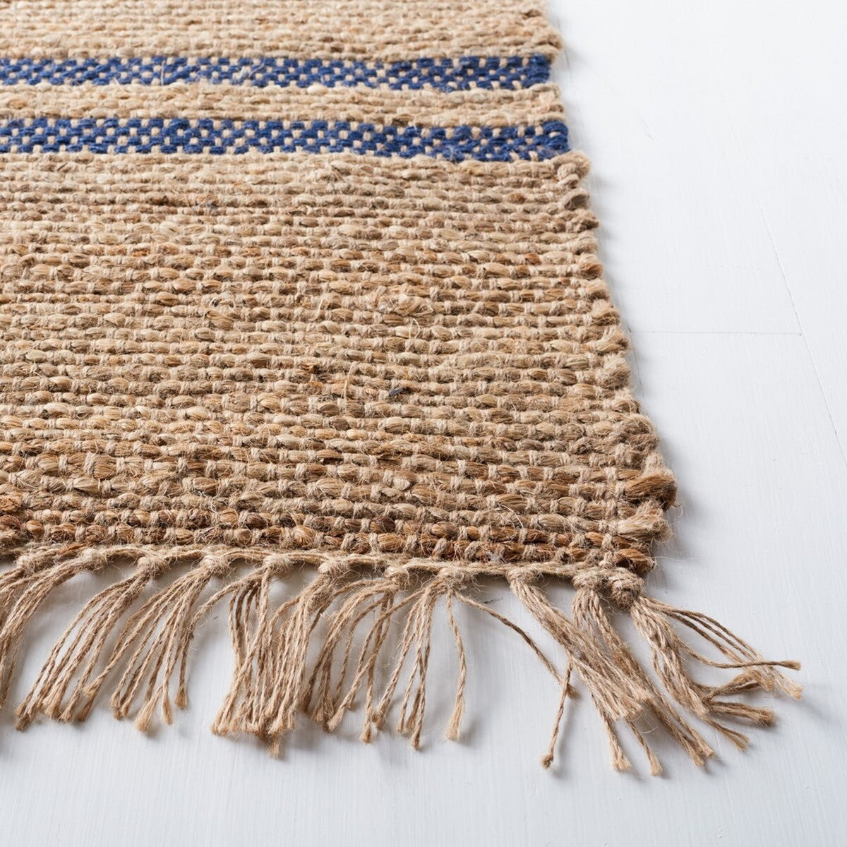 Stylish Contemporary 121 Natural Jute Hand-Woven Rug for Elegant Home Decor