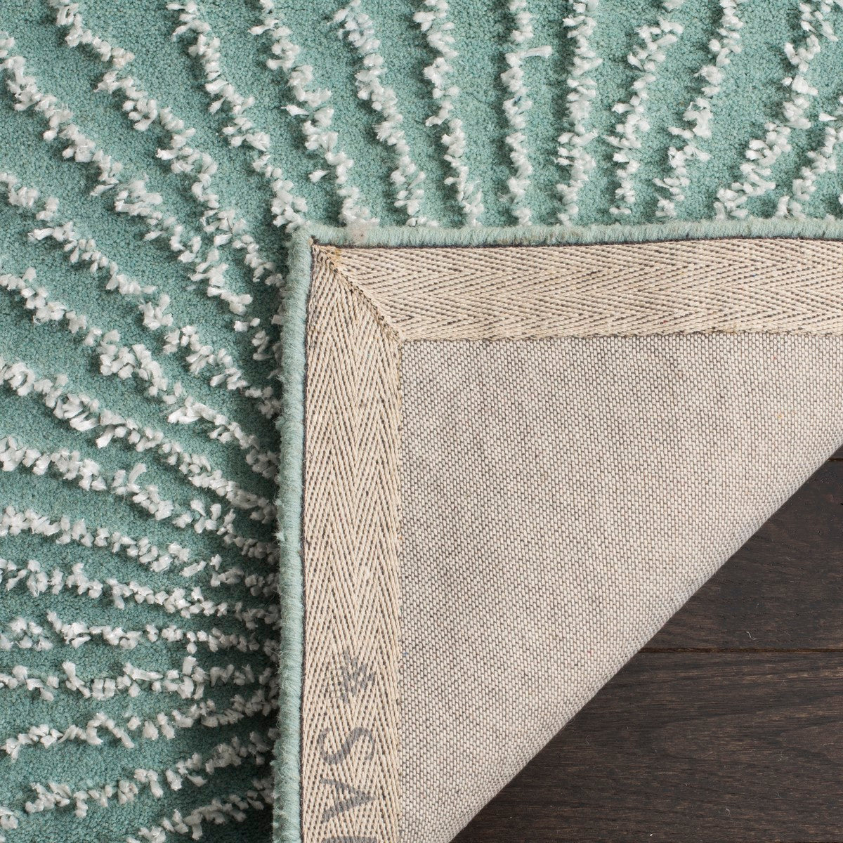 Soho Hand-Tufted Wool & Viscose Rug - Stunning Transitional Design for Modern and Classic Homes