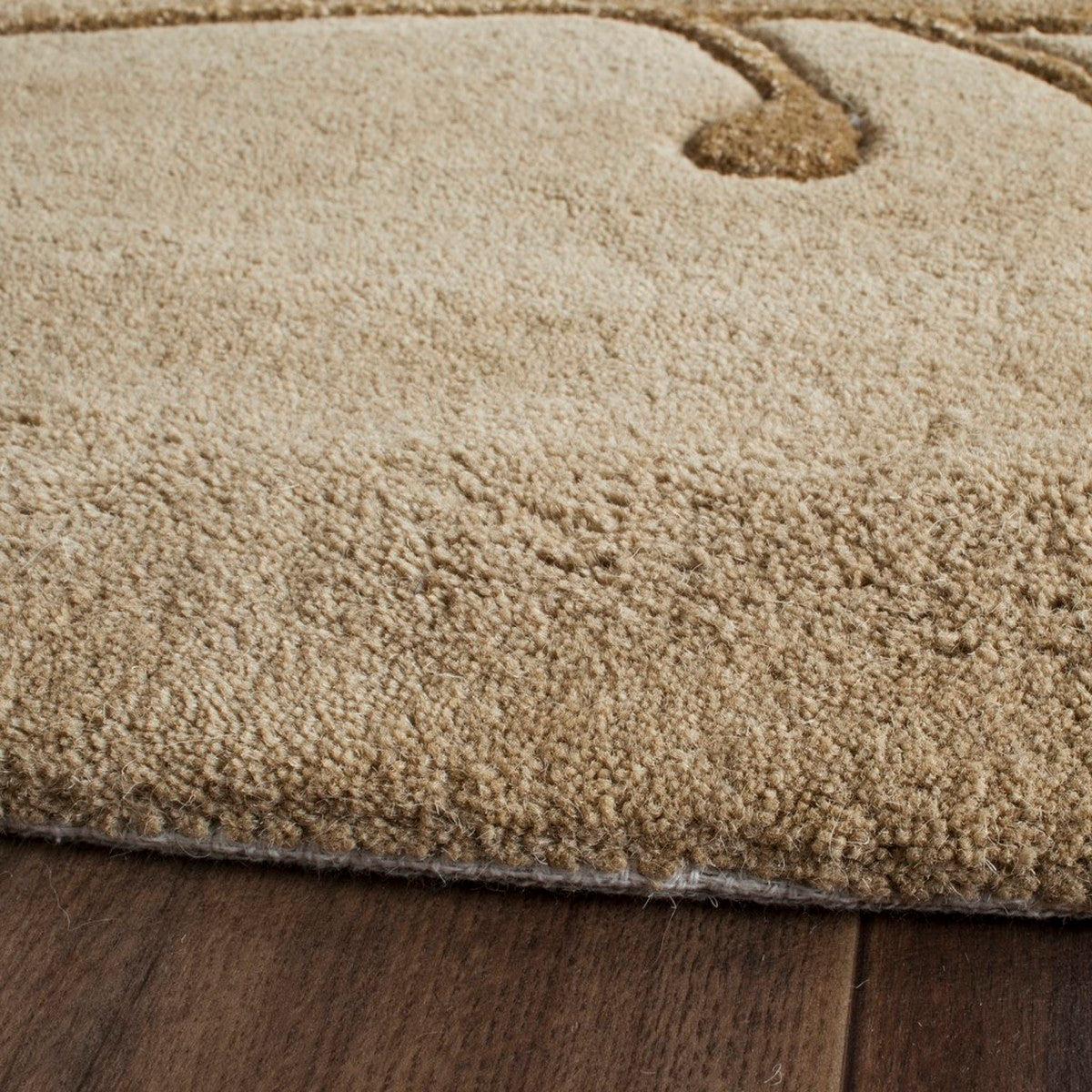 Elevate Your Home with Soho Hand-Tufted 100% Wool Rug in Transitional Style