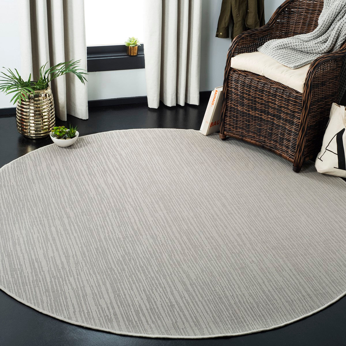 Power Loomed Courtyard Rug - Durable, Stylish & Suitable for Indoor/Outdoor Spaces