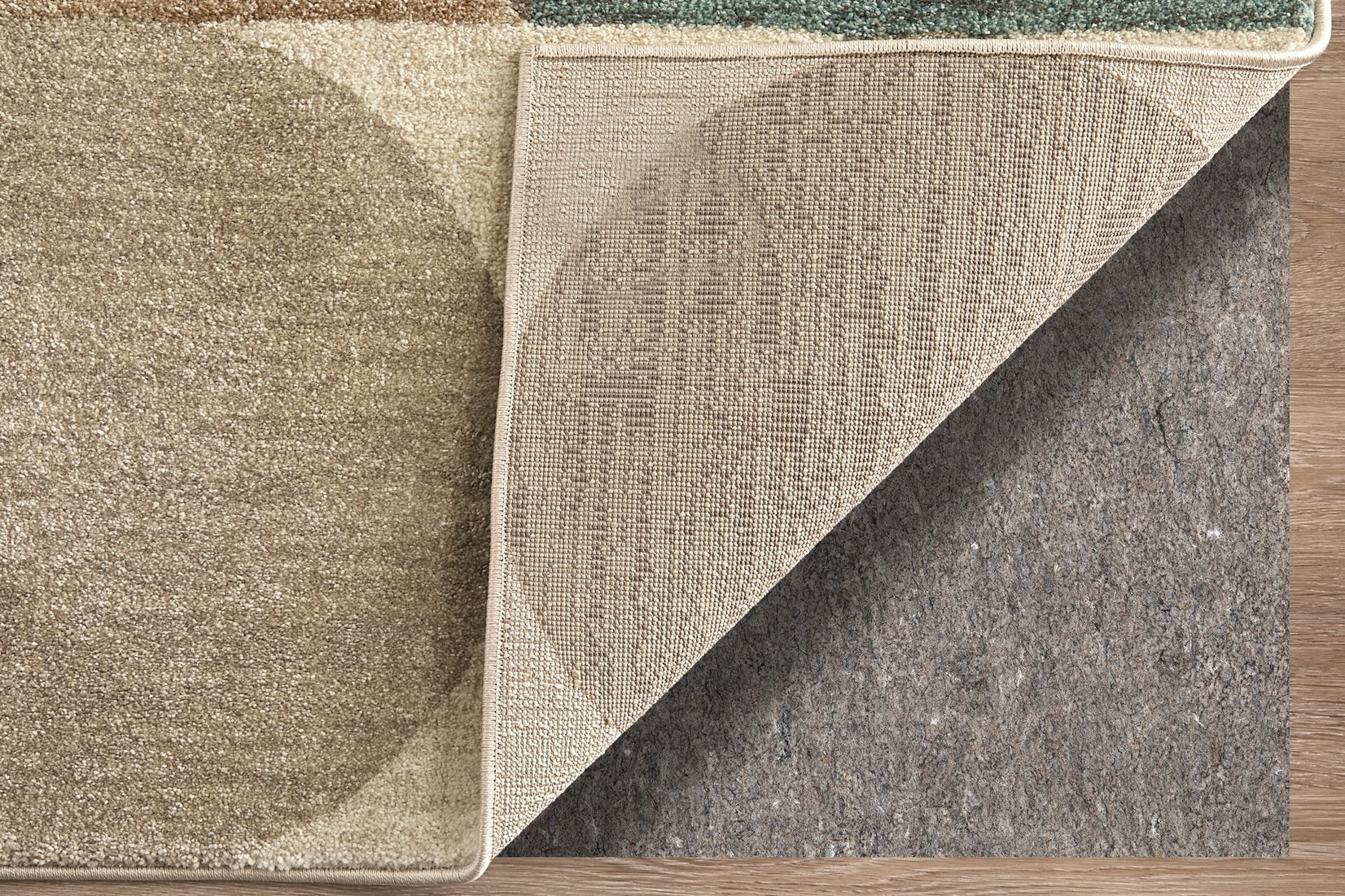 Eden Modern Polypropylene Low-Pile Geometric Rug for Elegant Home Decor and Comfort