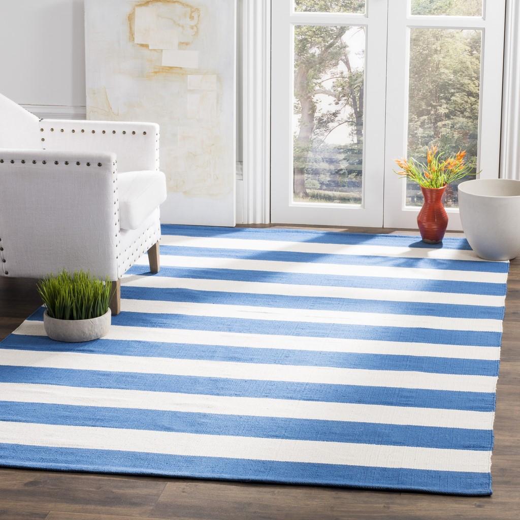 Montauk Handmade Cotton Flat Weave Rug with Stylish Ikat Tie - Dye Pattern Ideal for Coastal or Contemporary Residences