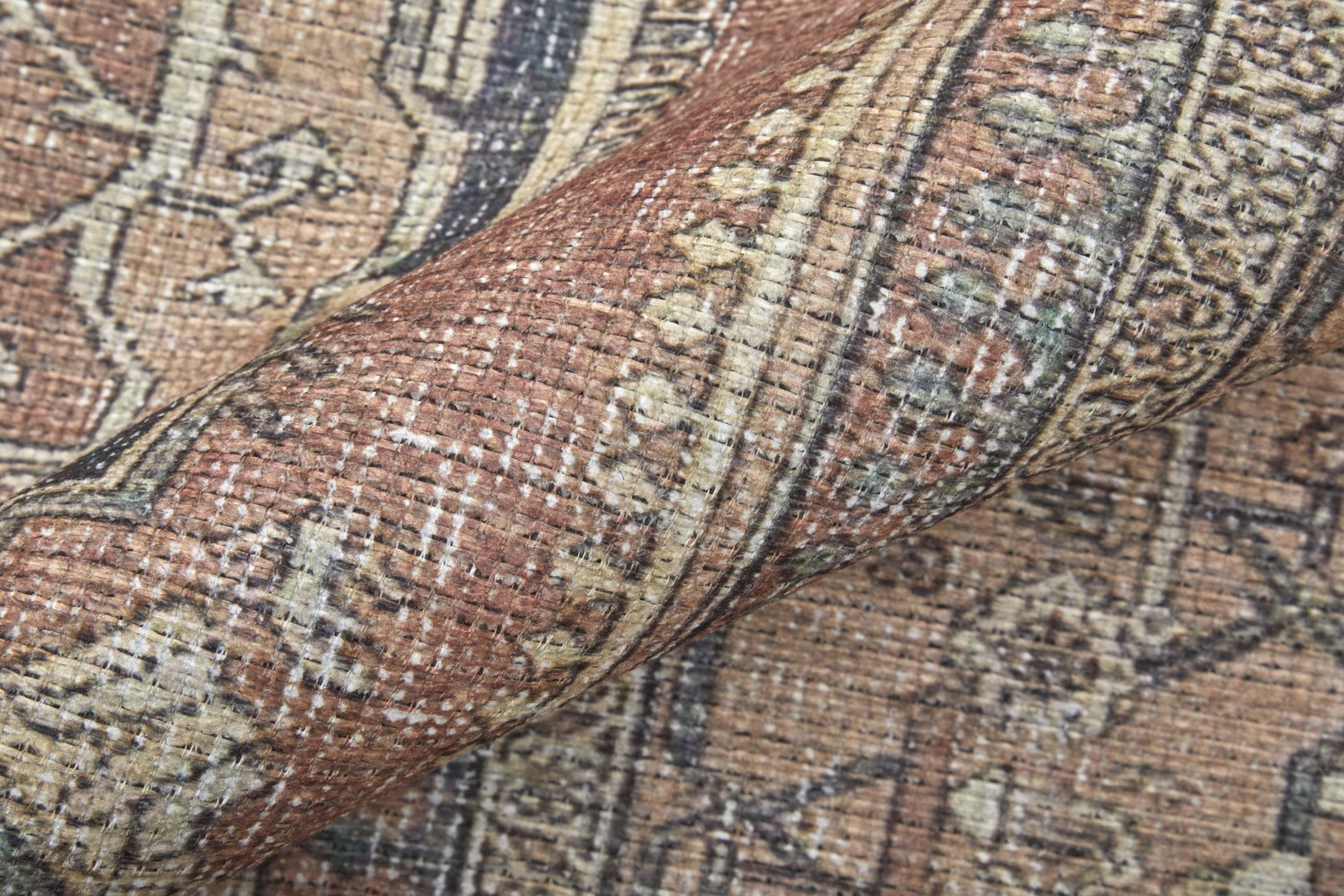 Percy Durable Machine-Washable Transitional Medallion Rug with Distressed Look