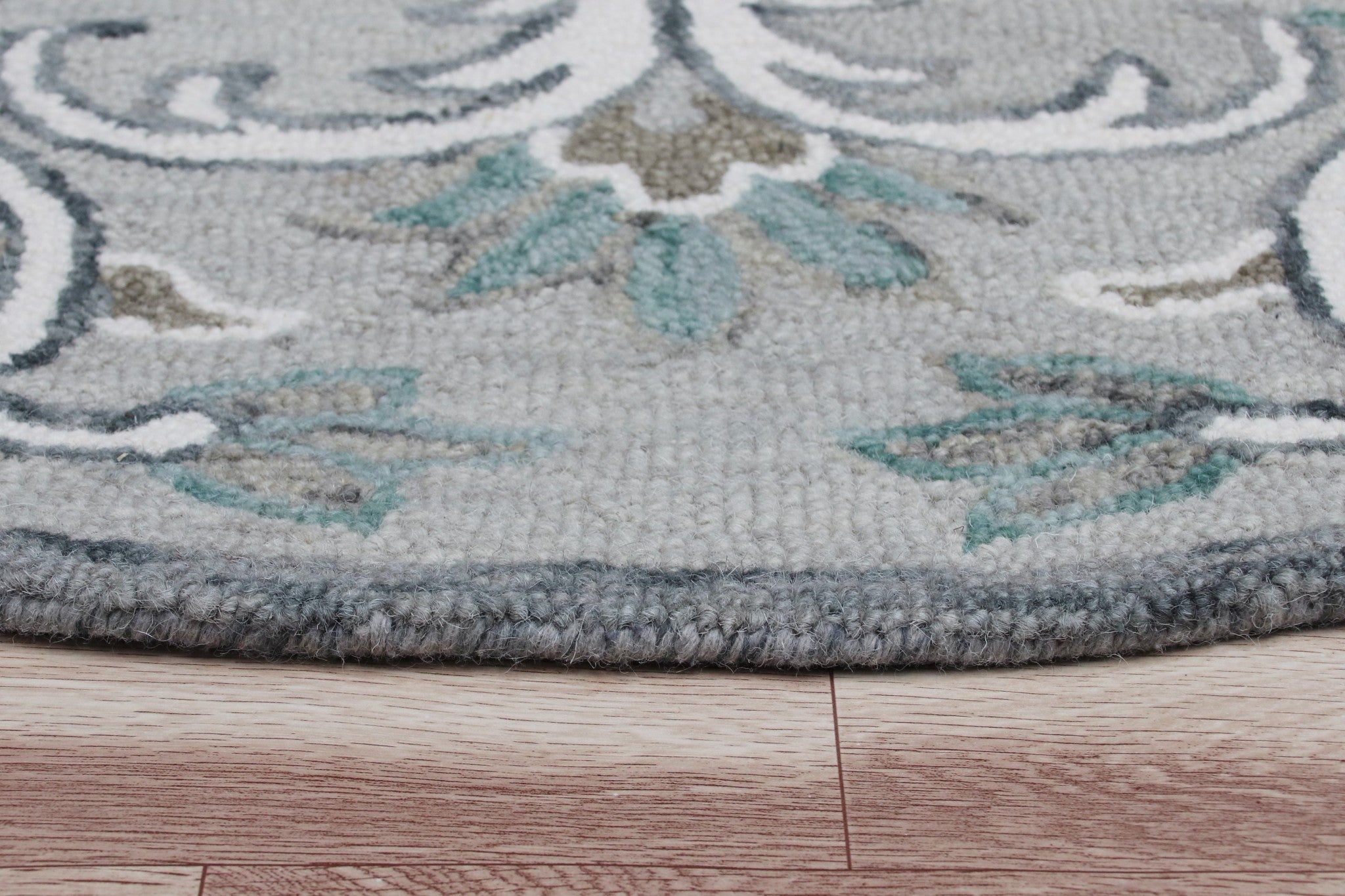 Luxurious Hand-Tufted Round Area Rug in Gray and White Filigree for Stylish Homes