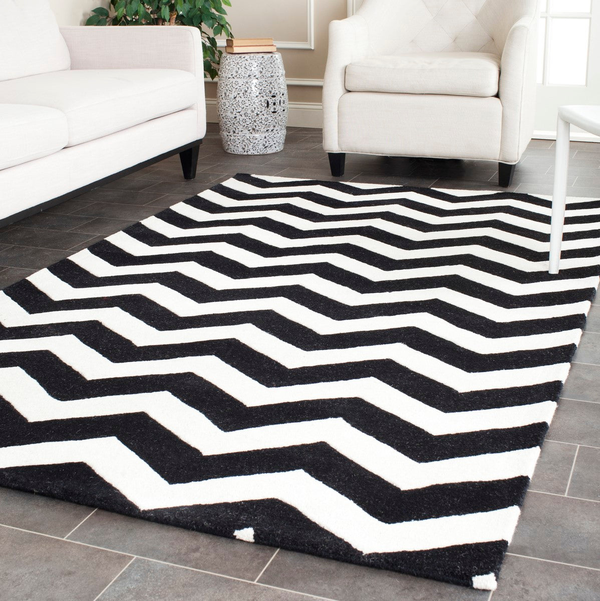 Safavieh Chatham Hand - Tufted Wool Floor Rug Featuring Stunning Elegant Moroccan Motifs in a Vivid Color Scheme for Contemporary Modern Interiors