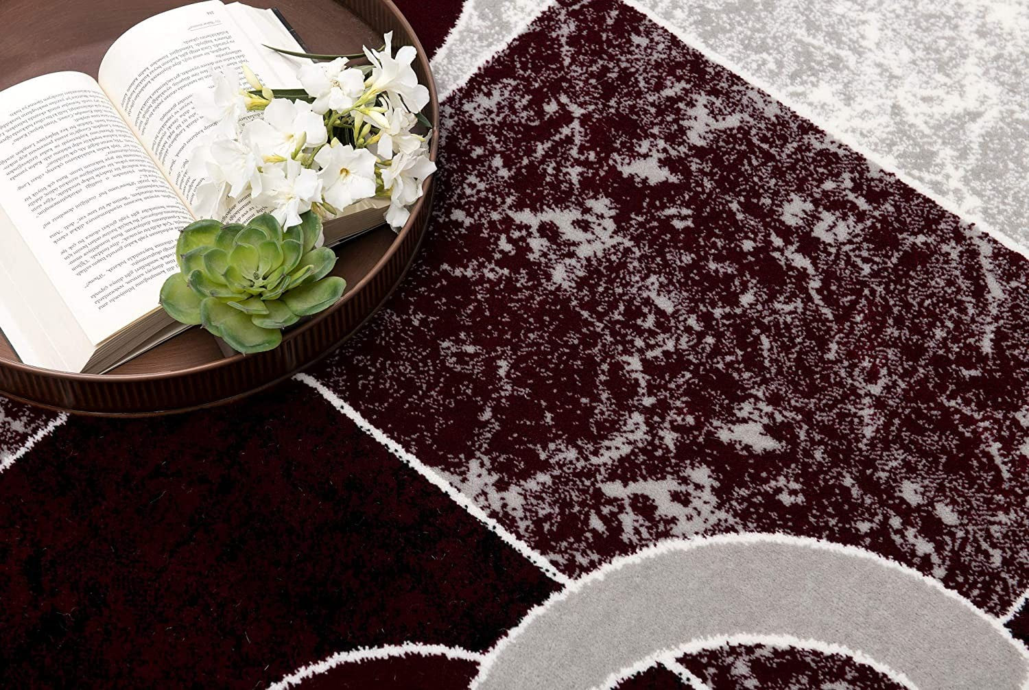 Stylish Red Abstract Dhurrie Runner Rug for Interior Decoration – Enhance Your Living Space with Artistic Design and Warmth!