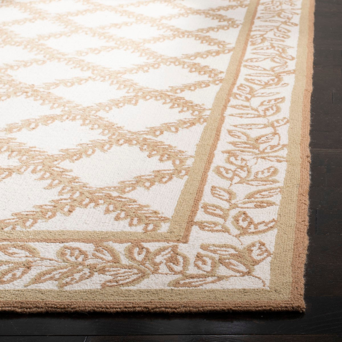 Exquisite Hand-Hooked Chelsea Rug: 100% Pure Wool Pile, Durable Cotton Backing, Timeless Designs