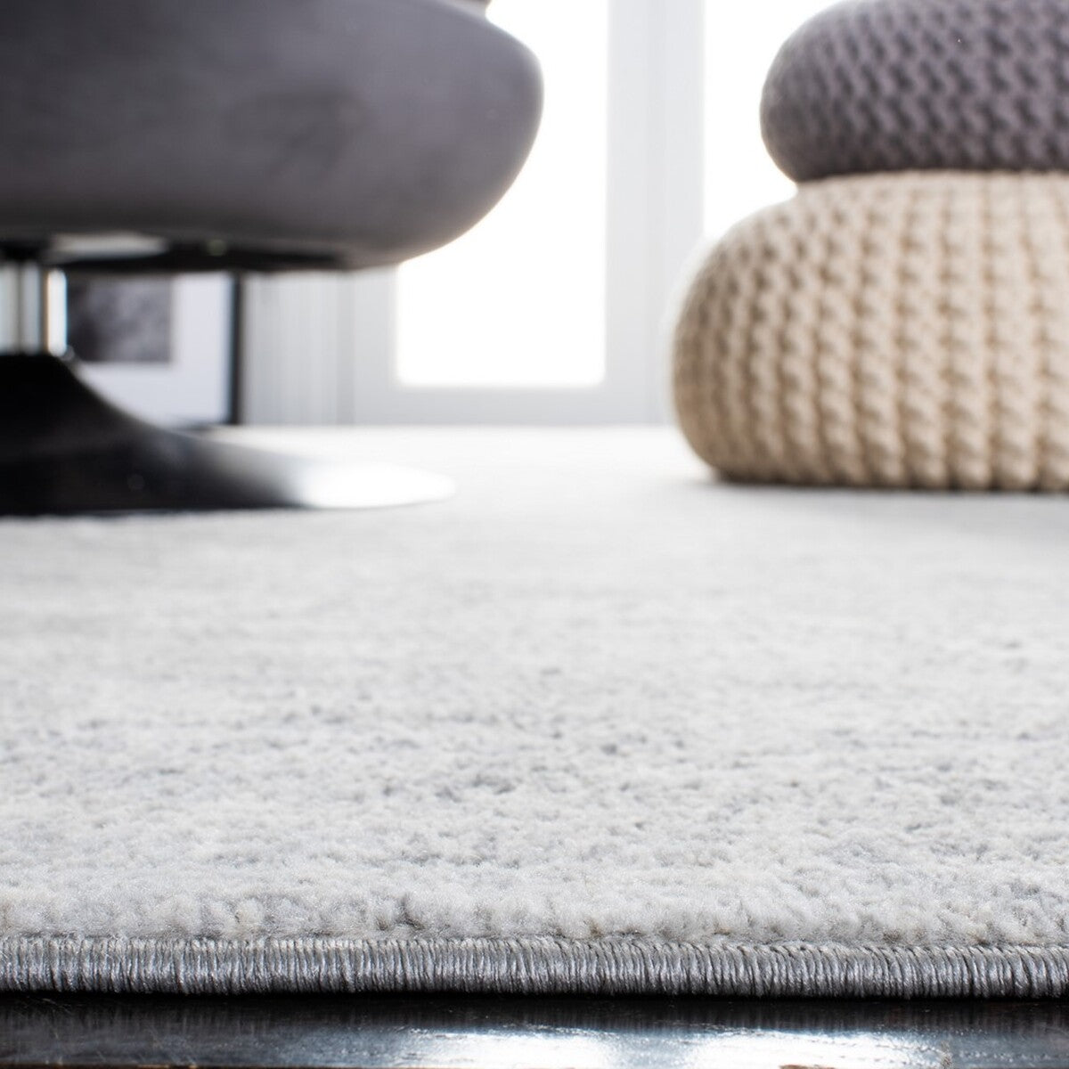 Stylish Brentwood Contemporary Power Loomed Rug: 60% Polypropylene & 40% Jute for Modern Decor