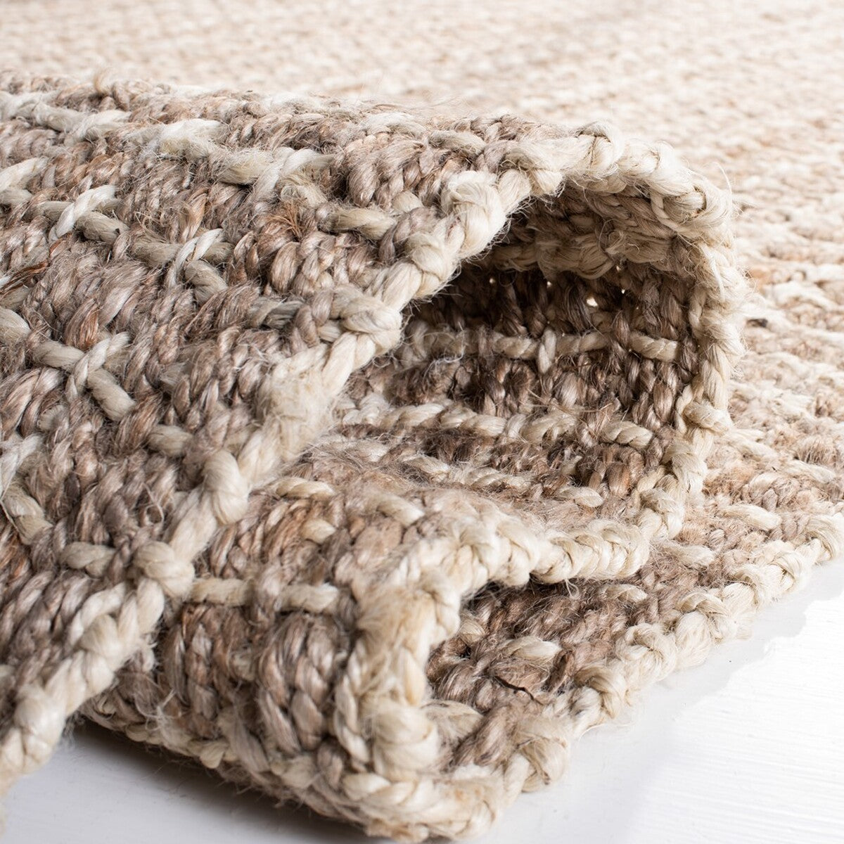 Eco-Friendly 100% Jute Hand Loomed Rug for Modern Spaces - Natural Fiber 188 Elegance
