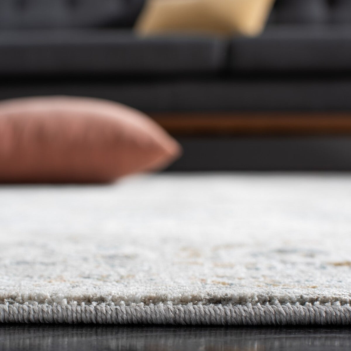 Luxurious 100% Polyester Power Loomed Dream 727 Transitional Rug for Elegant Rooms