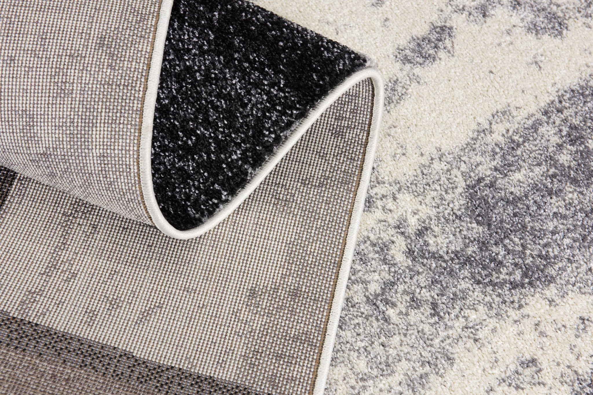 Soft and Stain-Resistant Modern Geometric Area Rug in Gray, Black & Brown for Home Coziness