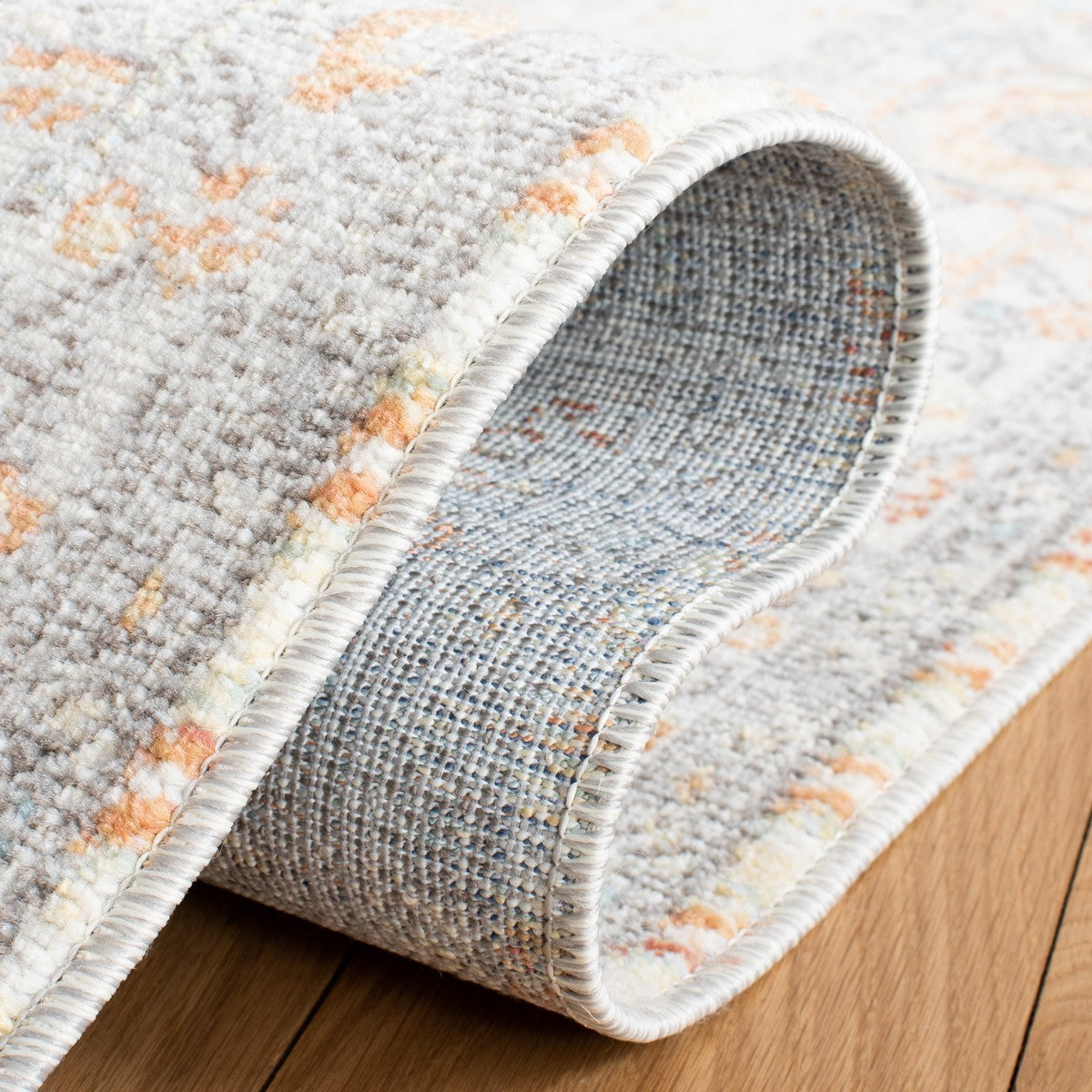Aria Luxury 100% Polypropylene Friese Traditional Power Loomed Rug with Elegant Design