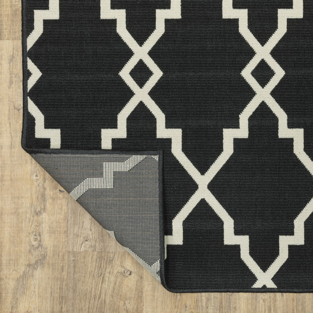 Stylish Indoor-Outdoor Black and Ivory 8x11 Area Rug for Elegant Spaces