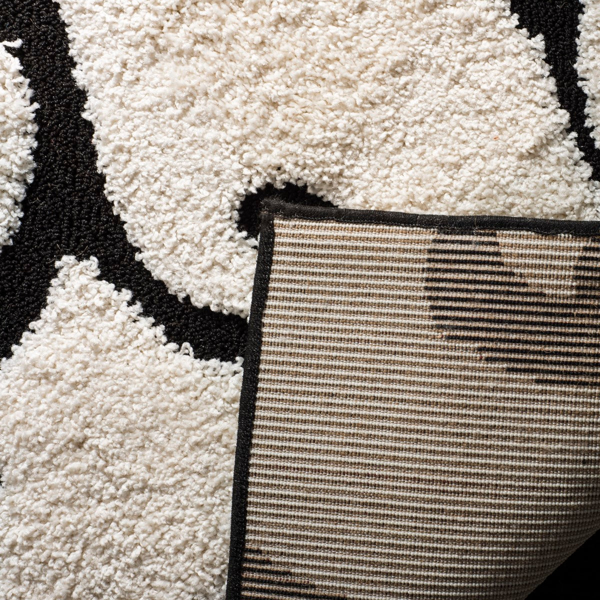Ultra-Soft Power Loomed Shag Rug with Textured Damask Pattern for Stylish and Relaxed Living Space Decoration