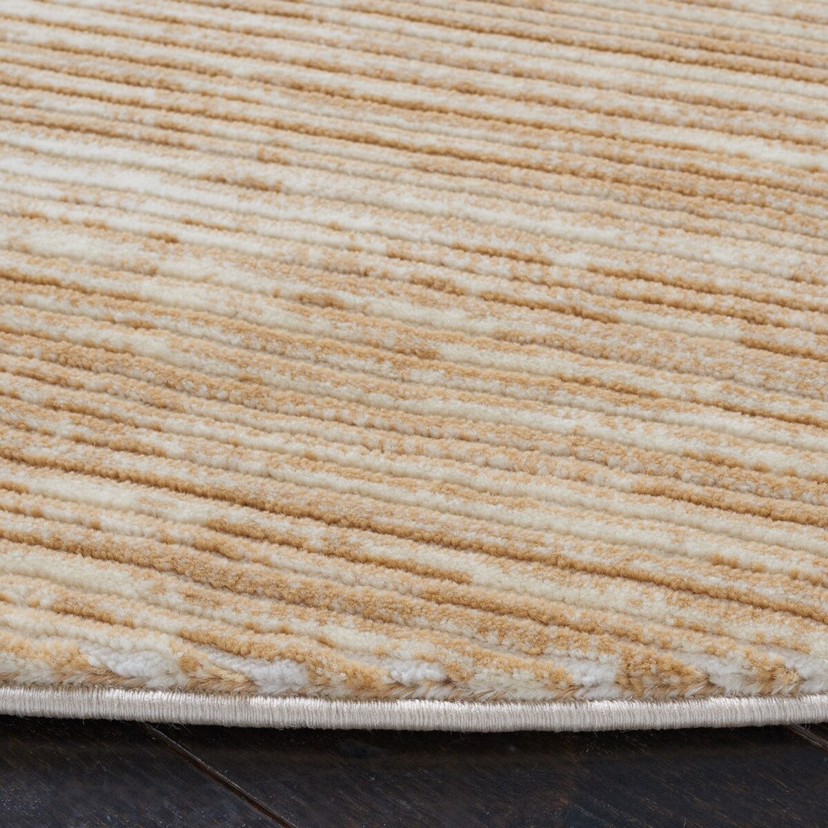 Elegant Vision 606 Power Loomed Polypropylene Rug for Comfortable Home Decor