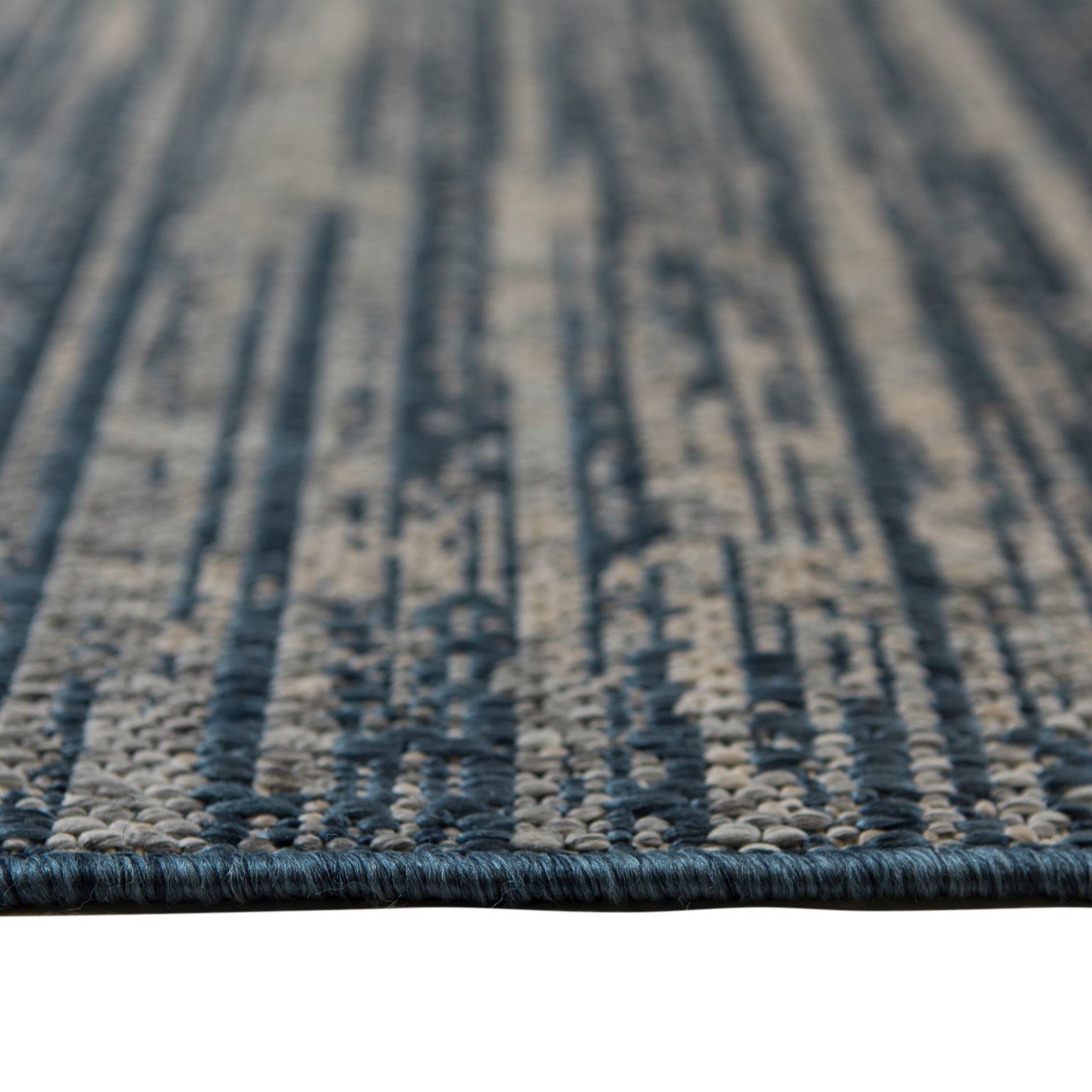 Stylish and Stain-Resistant Striped Outdoor Area Rug Ideal for Both Indoor and Outdoor Living Spaces
