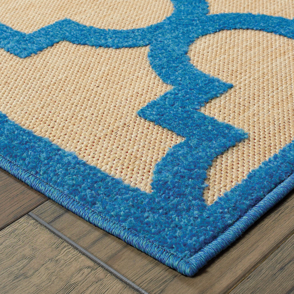 Stylish Stain-Resistant Green Geometric Outdoor and Indoor Area Rug for Decorating Modern Spaces