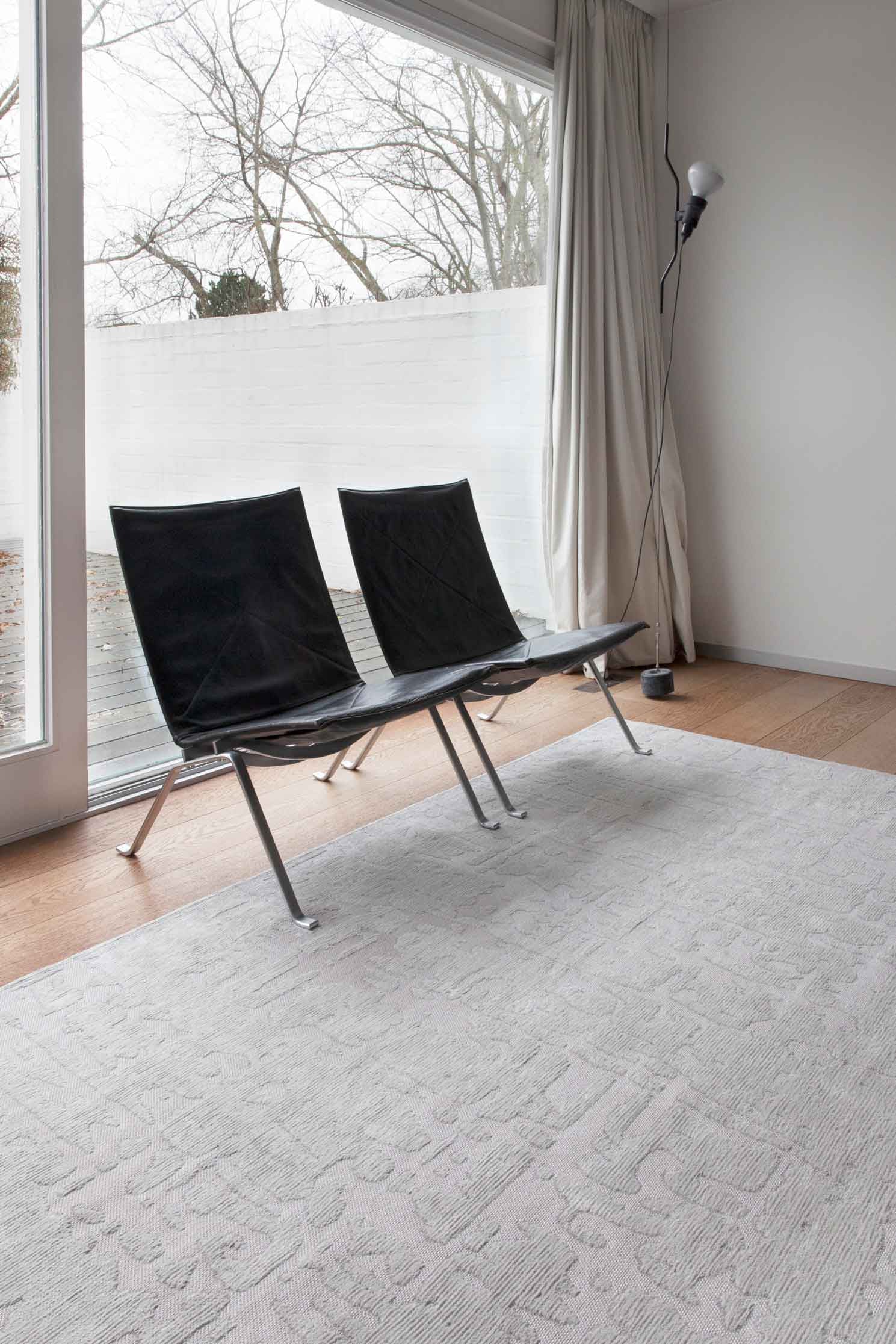 Stylish and Modern 3-Foot by 5-Foot Non-Slip Abstract Area Rug - An Ideal Decorative Addition for Any Indoor Space