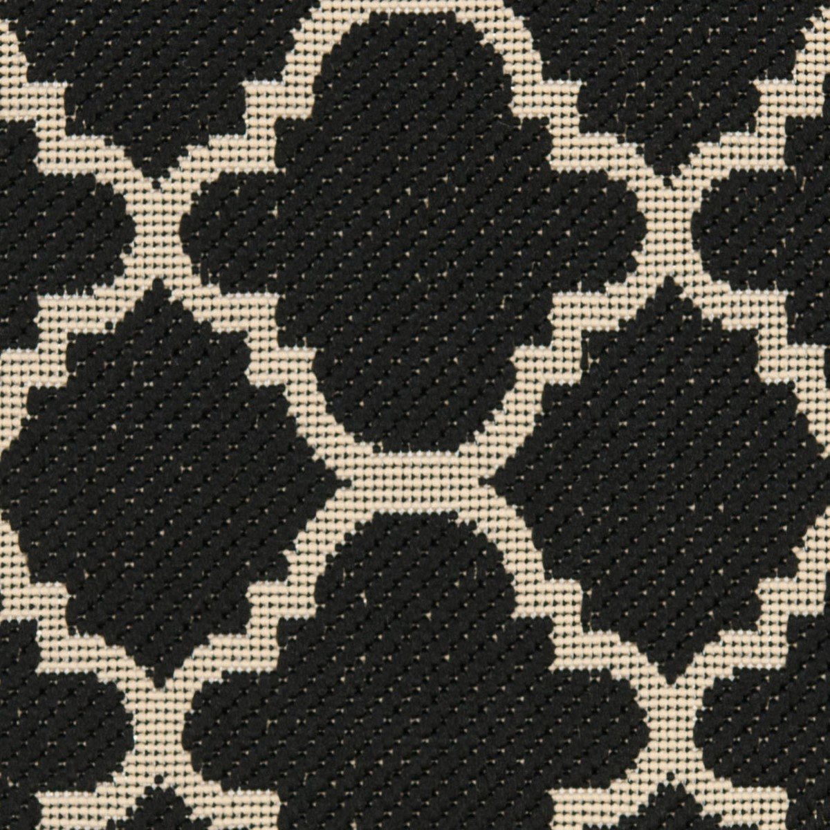 Stylish Courtyard Quatrefoil Pattern Indoor and Outdoor Area Rug with Weather-Resistant and Easy-Clean Features and Elegant Design