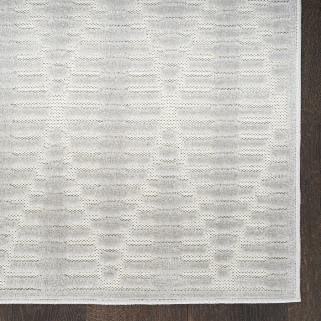 Stylish and Comfortable 7-Foot by 9-Foot Gray Geometric Area Rug - Ideal for Enhancing Any Interior Decor with Elegance