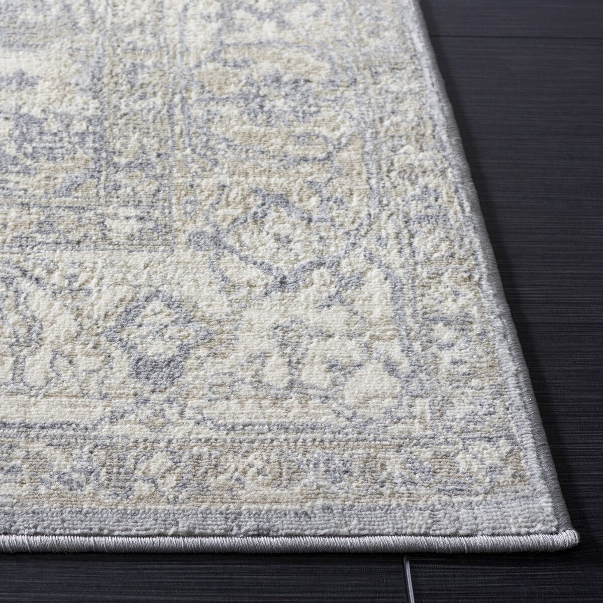 Brentwood Transitional Power-Loomed Luxury Rug: 60% Polypropylene & 40% Jute for Elegant Spaces