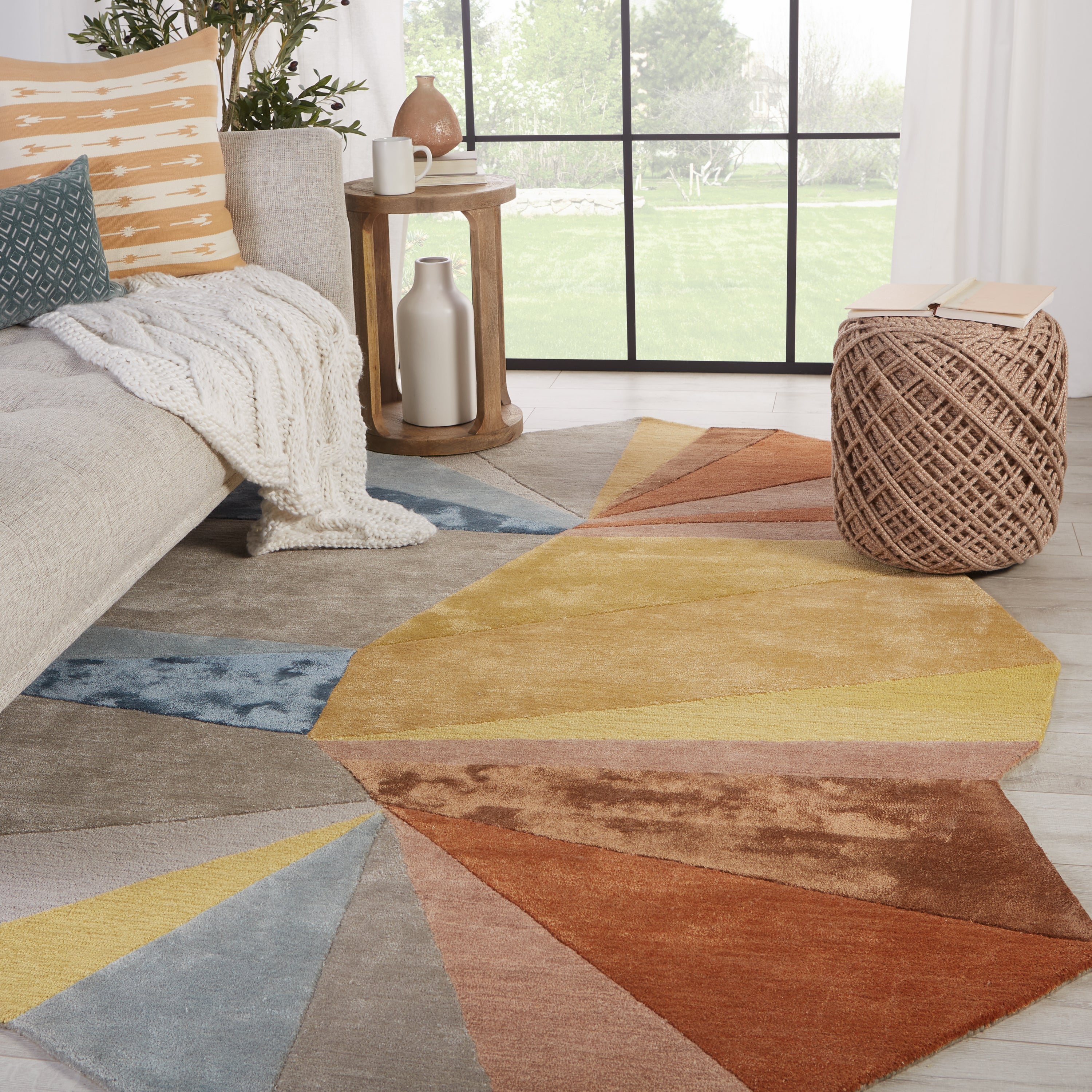 Stunning Hand-Tufted Geometric Area Rug in Bold Colors for Modern Homes
