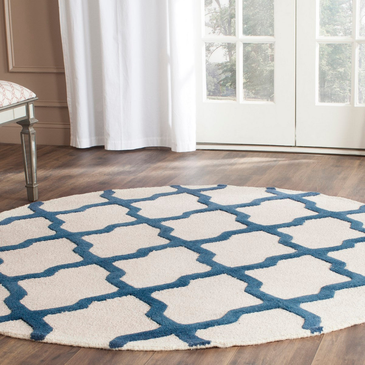 Luxurious Cambridge Hand - Tufted Area Rug with Oversized Moroccan Pattern for Sophisticated Living Spaces