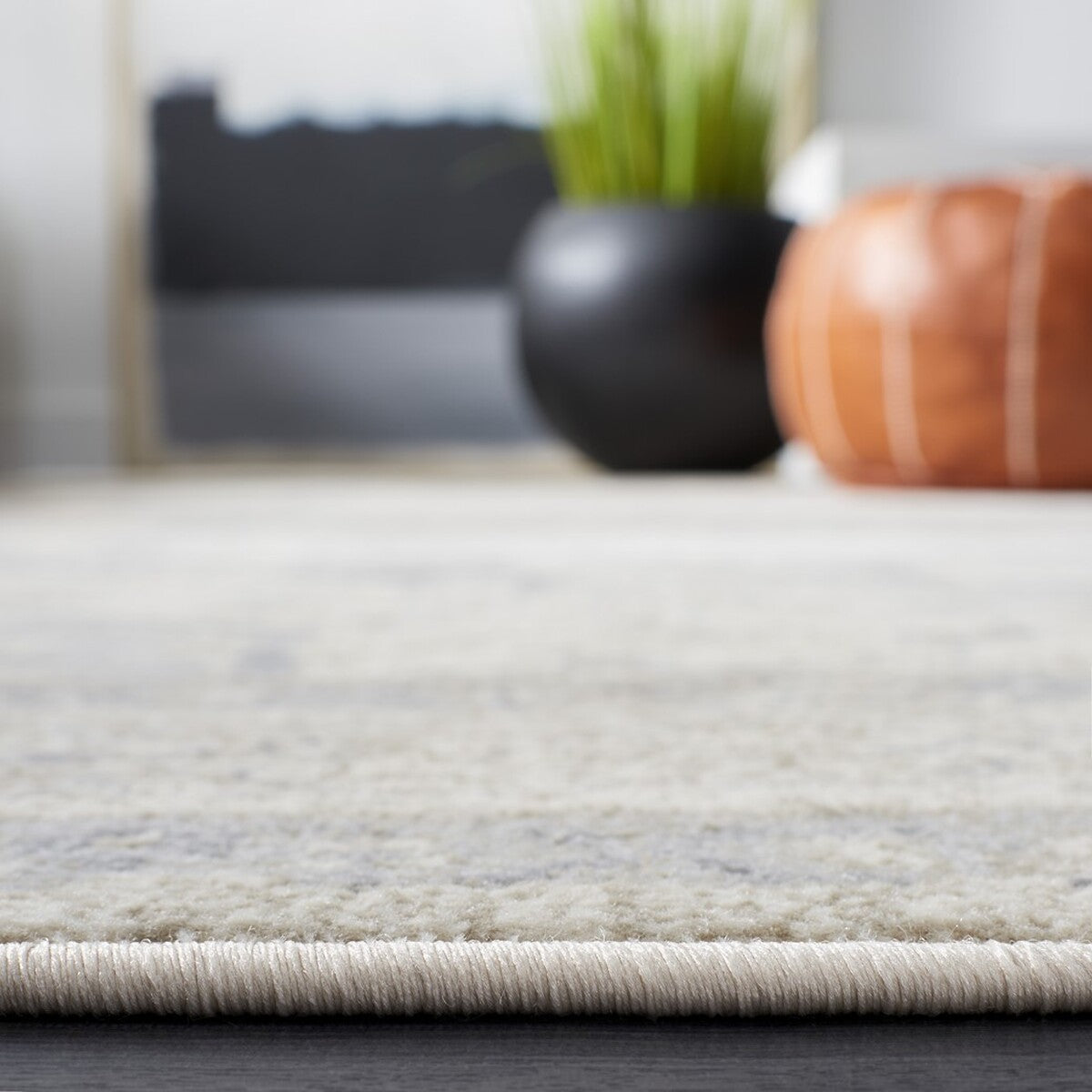 Brentwood Transitional Power - Loomed Rug: 60% Polypropylene & 40% Jute for Every Space