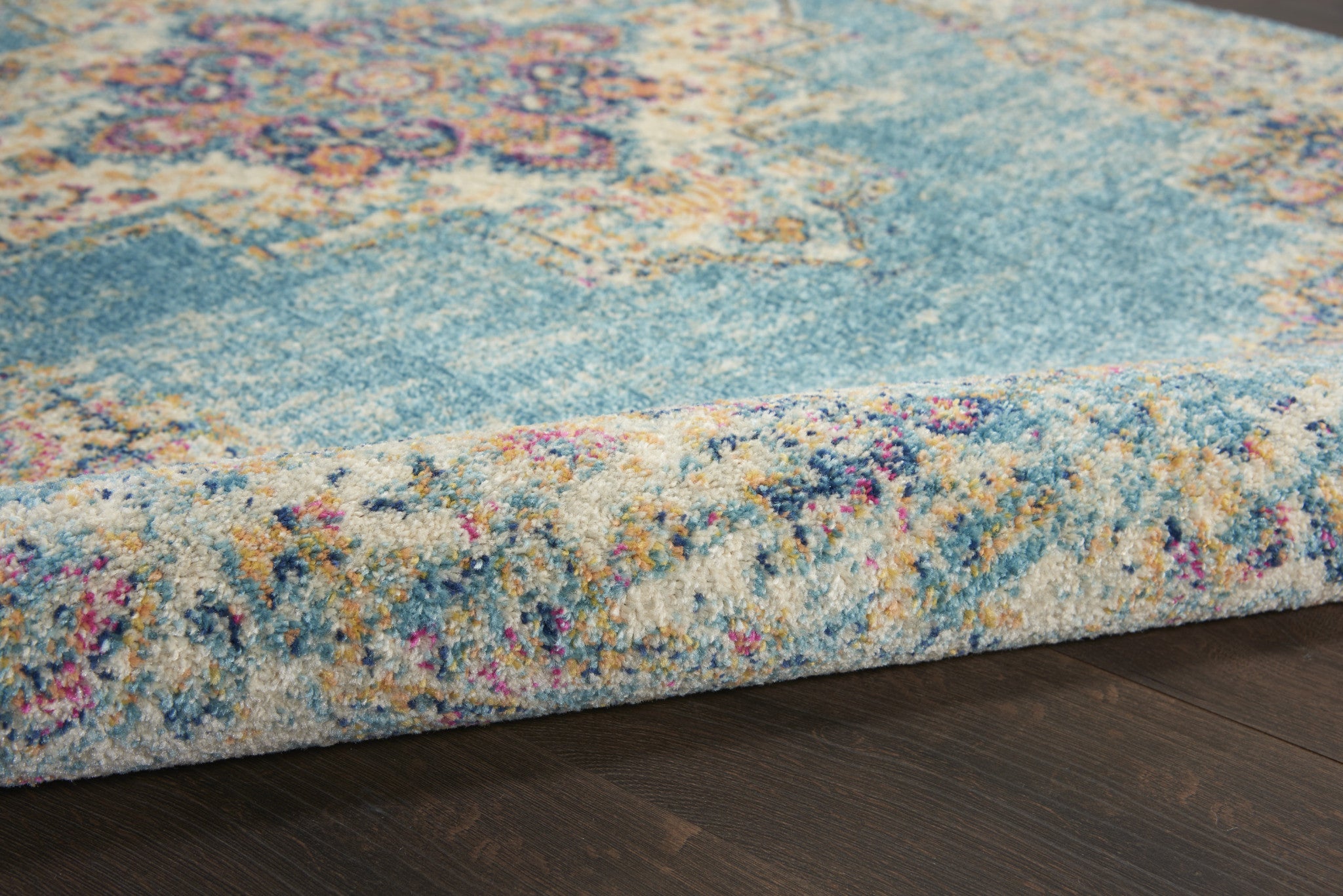 Light Blue Southwestern Power Loom Area Rug - Comfortable and Elegant for Your Space