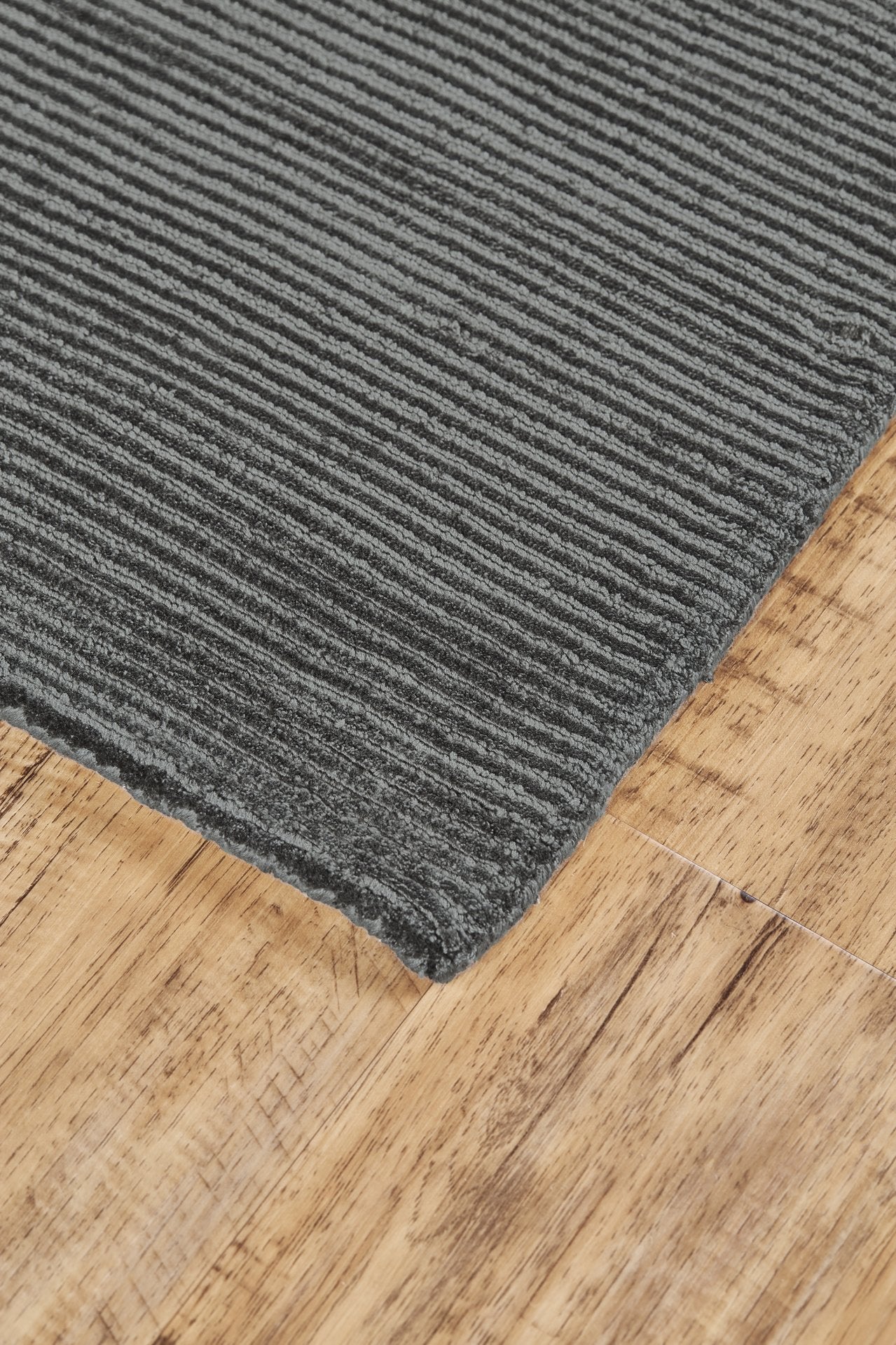 Luxurious Batisse Modern Hand-Woven Viscose Rug - Low Pile for Effortless Elegance