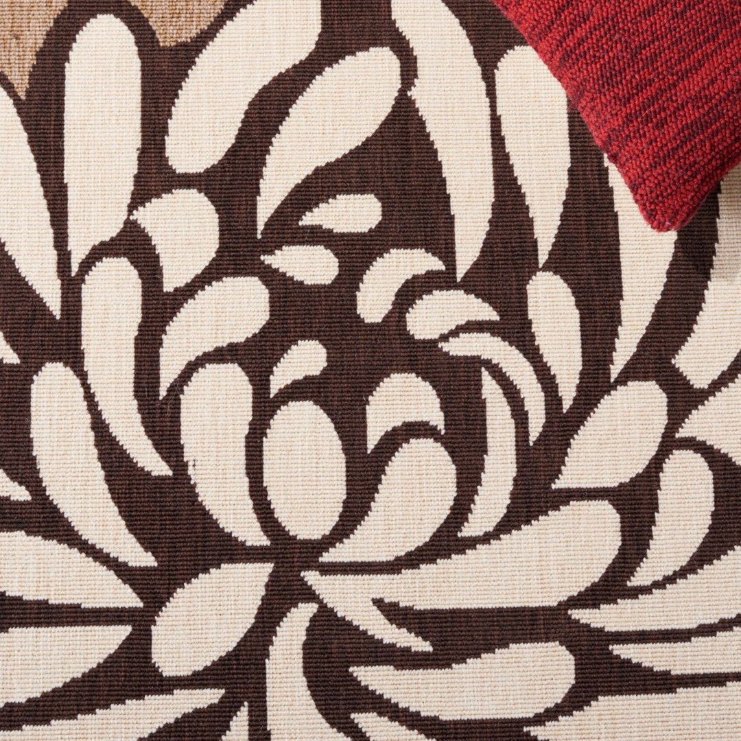 Veranda Outdoor Area Rug with Fashionable Power Loomed Pattern and Sturdy Polypropylene Blend for Every Outdoor Space