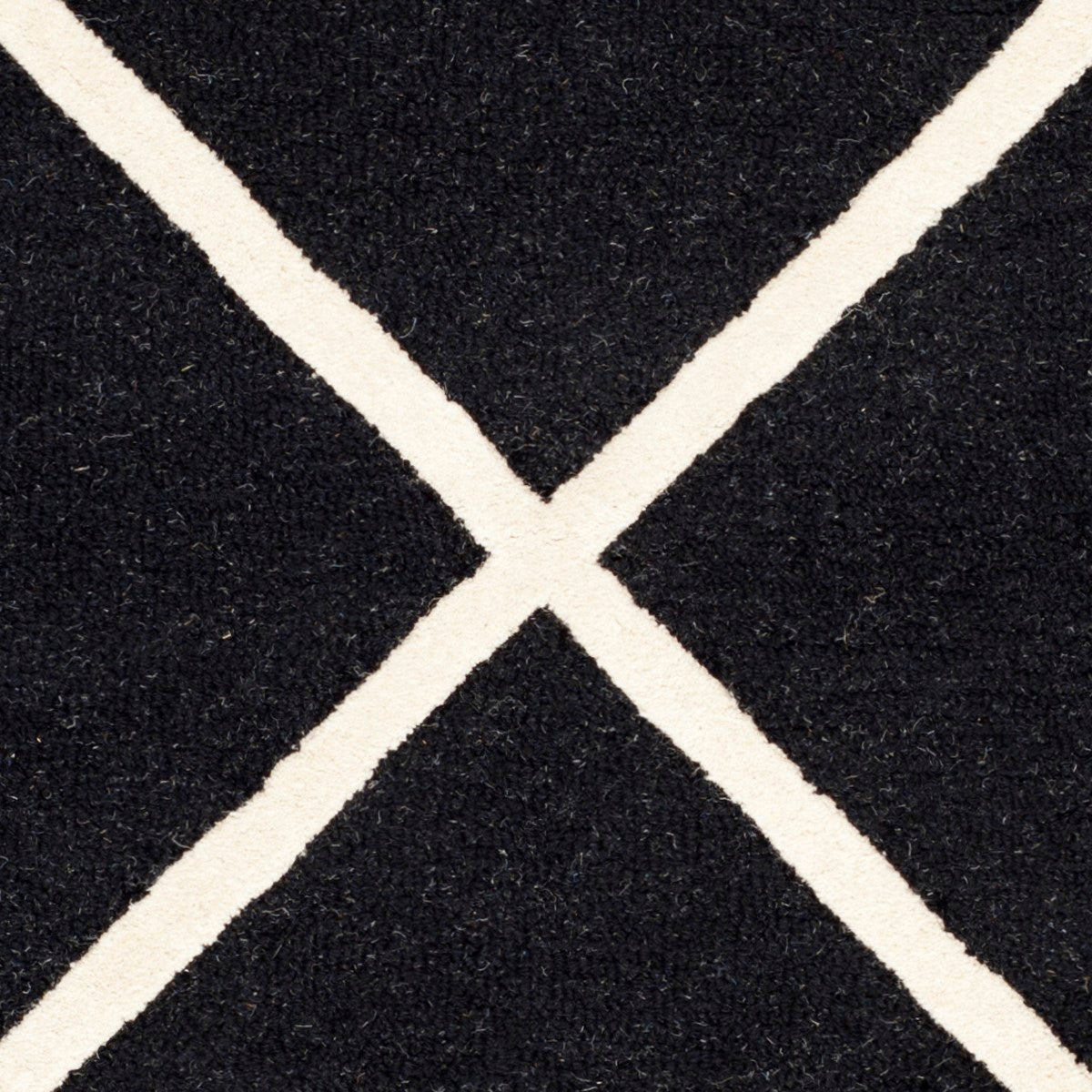 Safavieh Cambridge Hand - Tufted 100% Wool Rug: Timeless Elegance & Plush Comfort for Your Home