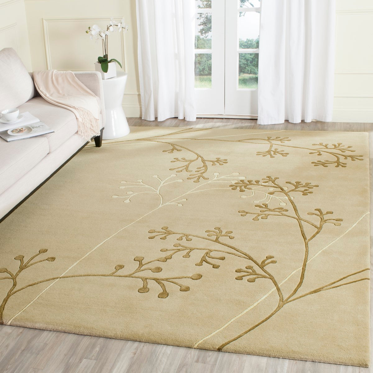 Elevate Your Home with Soho Hand-Tufted 100% Wool Rug in Transitional Style