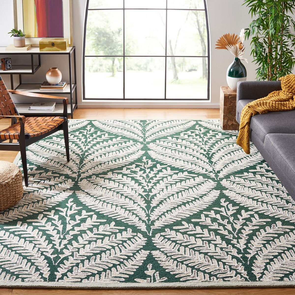 Exquisite Capri Hand-Tufted Wool Floral Area Rug - Ideal for Creating a Luxurious and Comfortable Home Decor Setting
