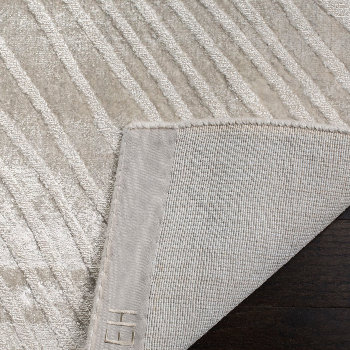 Luxurious Hand - Woven Expression Rug Crafted from a Blend of Banana Art Silk and Cotton for Elegant Home Decor