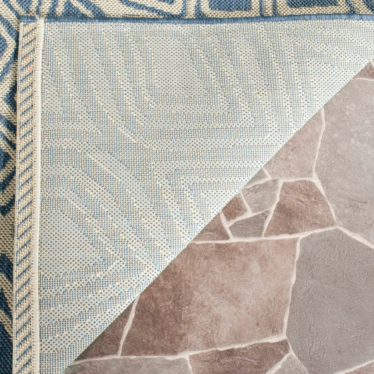 Stylish and Long - lasting Polypropylene Courtyard Power Loomed Rug for Indoor/Outdoor Use