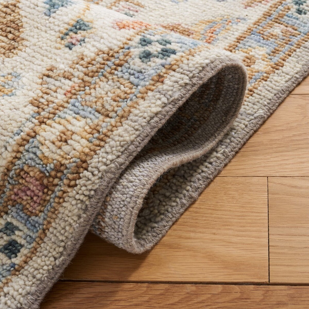 Exquisite Samarkand Style Hand Knotted Traditional Floor Rug Crafted from 70% Wool and 30% Cotton in India with Timeless Luxury Quality