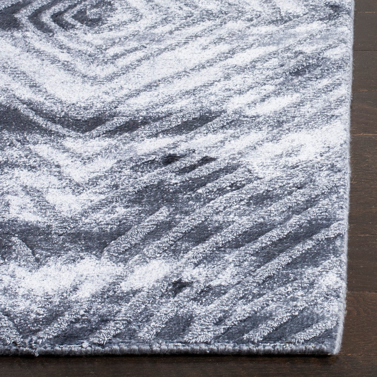Luxurious Hand - Woven Expression Rug Crafted from a Blend of Banana Art Silk and Cotton for Elegant Home Decor